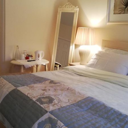 The Vee Guest Accommodation Waterford Eksteriør bilde